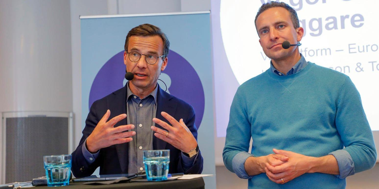 Moderaternas partiledare Ulf Kristersson och toppnamnet i EU-valet Tomas Tobé.