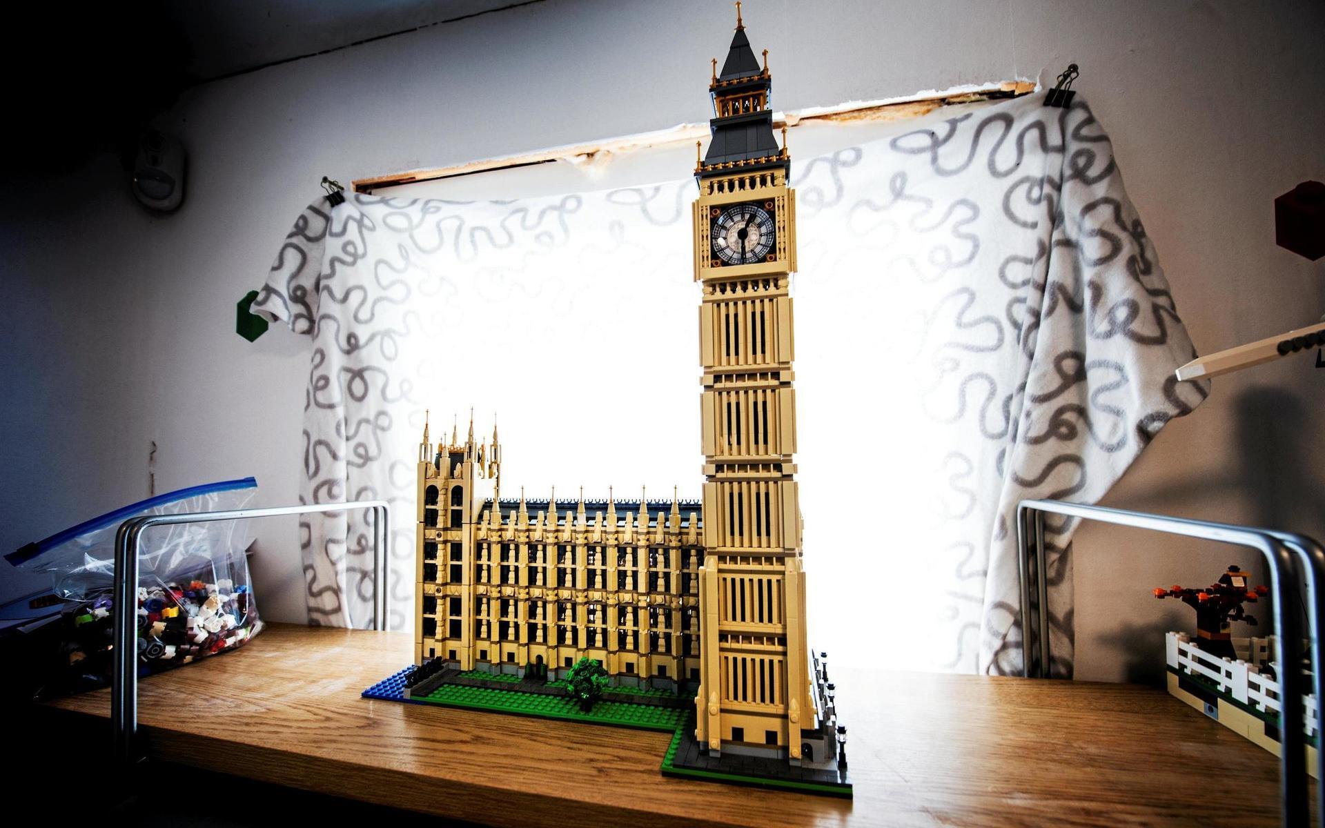 Houses of Parliament med Big Ben i London.