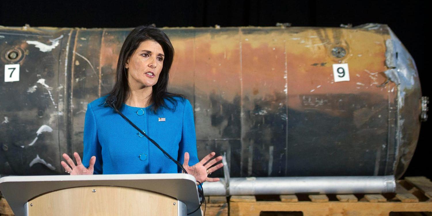 USA:s FN-ambassadör Nikki Haley höll i december presskonferens framför resterna av vad som sades vara en iransk robot som avfyrats mot Saudiarabien från rebellerna i Jemen.