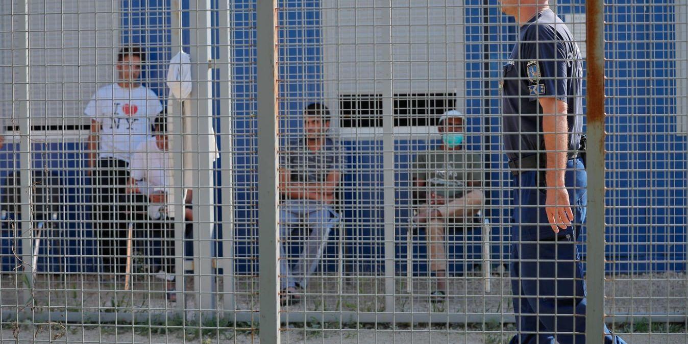 Ungern måste ge mat till asylsökande som sitter i läger vid gränsen, säger Europadomstolen. Arkivbild från 2016.