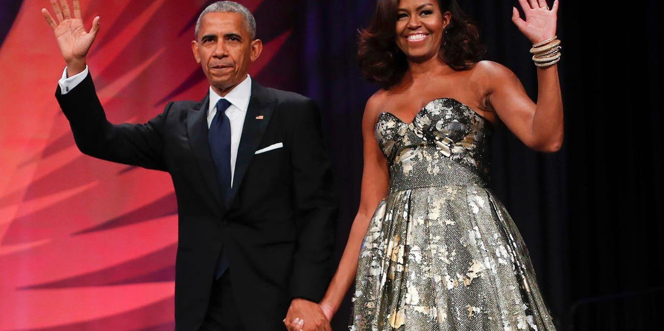 Paret Obama är enligt uppgift på väg att göra tv för Netflix. Arkivbild.