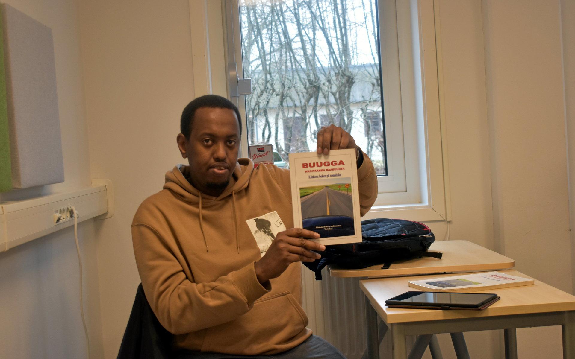 Omar vill starta en körskola för personer som har svårt med det svenska språket.