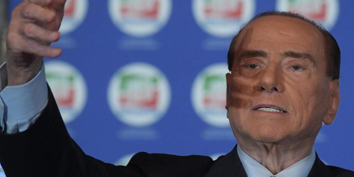 Italiens före detta premiärminister och ledaren för partiet Forza Italia, Silvio Berlusconi, vid ett valtal på ön Ischia i oktober.