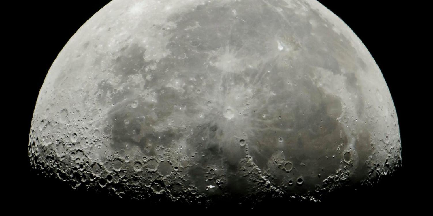 Månen står i fokus i kapplöpningen mot rymden och drömmen om Mars. Arkivbild.