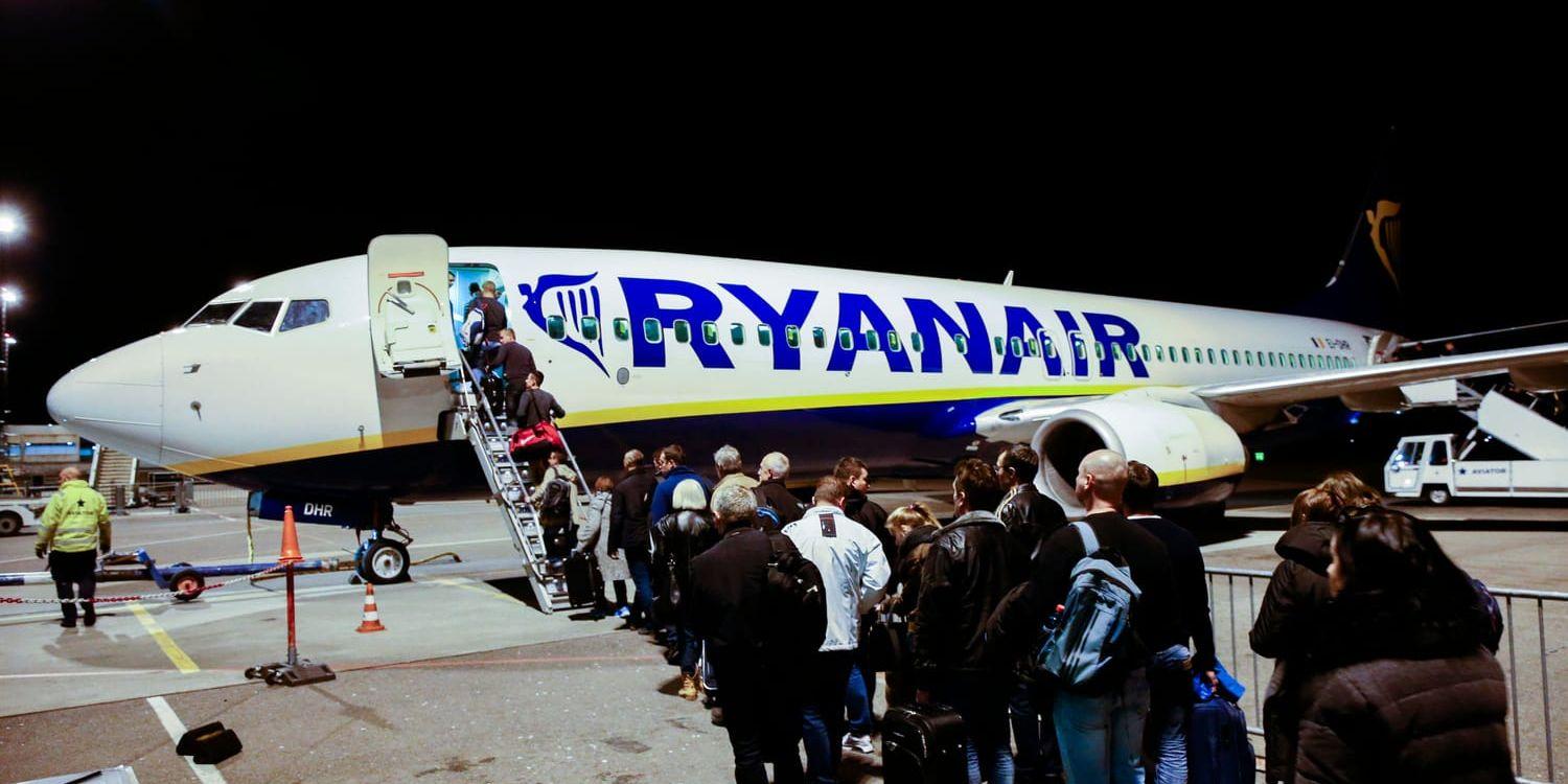 Ryanairs piloter kan få cirka 128 000 kronor i bonus om man skippar semestern. Arkivbild.