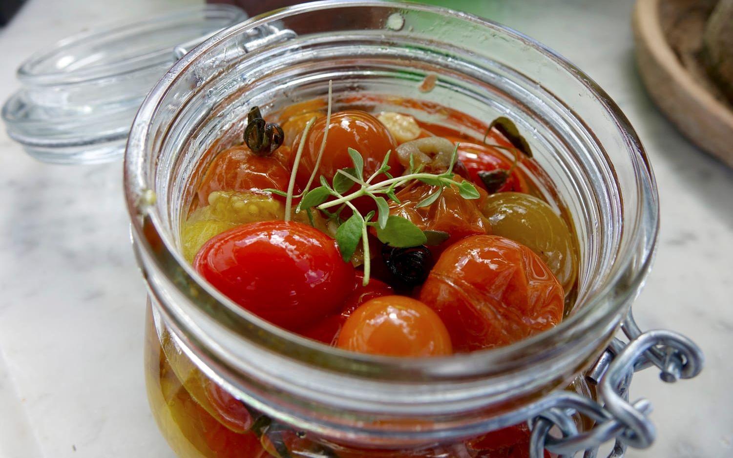 Tokgillar. Tomaterna är perfekta till pastan, som tillbehör till stekt fisk eller lite lätt mosade på en stekt brödskiva.