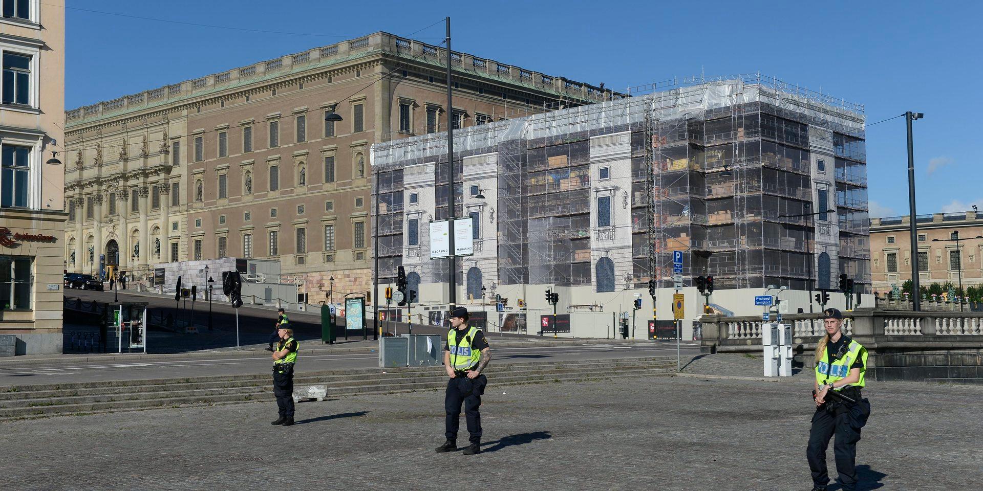 Avspärrningar vid Stockholms slott i samband med besöket av USA:s dåvarande president Barack Obama 2013. Arkivbild.