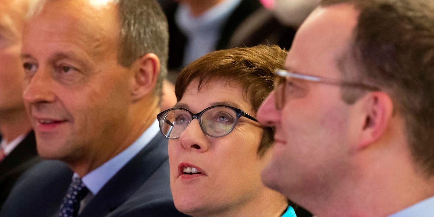 Annegret Kramp-Karrenbauer heter tyska CDU:s nya partiledare. Hon slog ut Friedrich Merz och Jens Spahn.