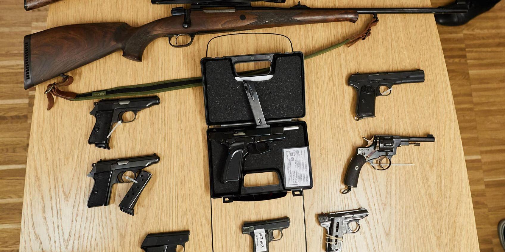 En amnesti för skjutvapen har genomförts flera gånger i Sverige och resulterade senast i att tusentals vapen lämnades in. Nu ska även en amnesti för explosiva varor genomföras. Arkivbild.