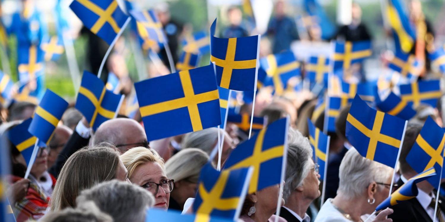 Svenska flaggor under det traditionsenliga nationaldagsfirandet på Skansen 2022. Arkivfoto.