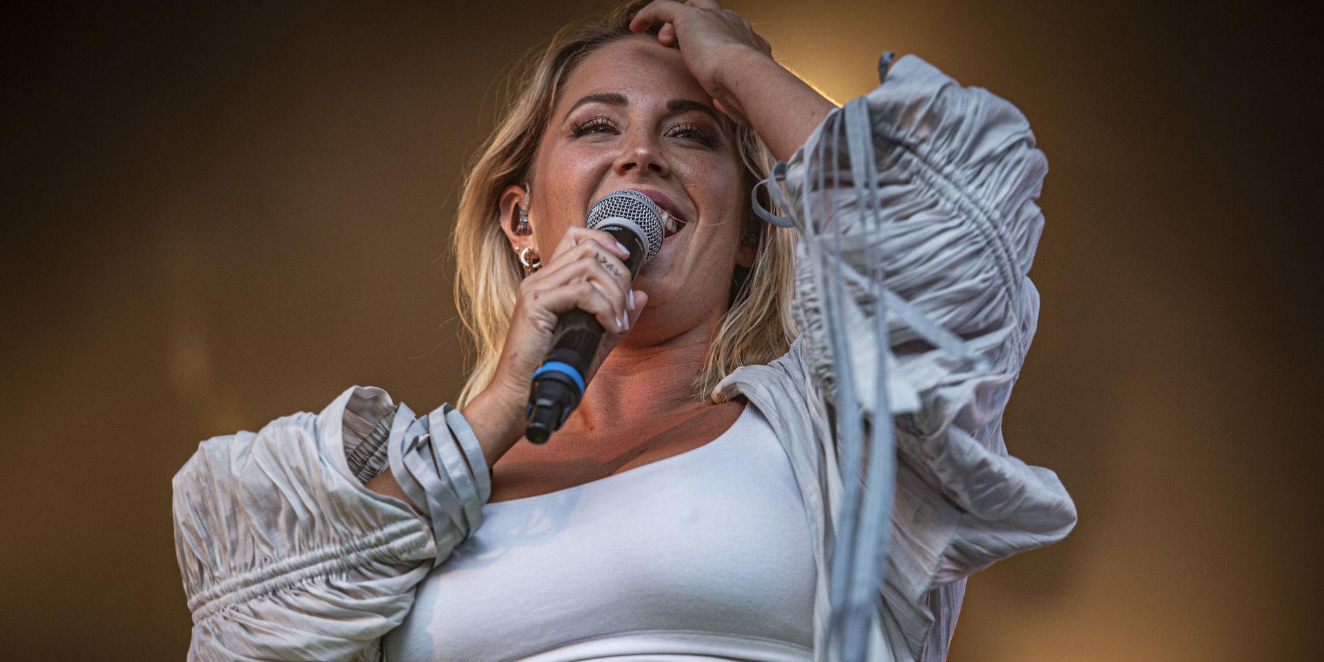 Molly Sandén kommer till Halmstad under sin kommande turné ”Dom ska veta arena tour”.