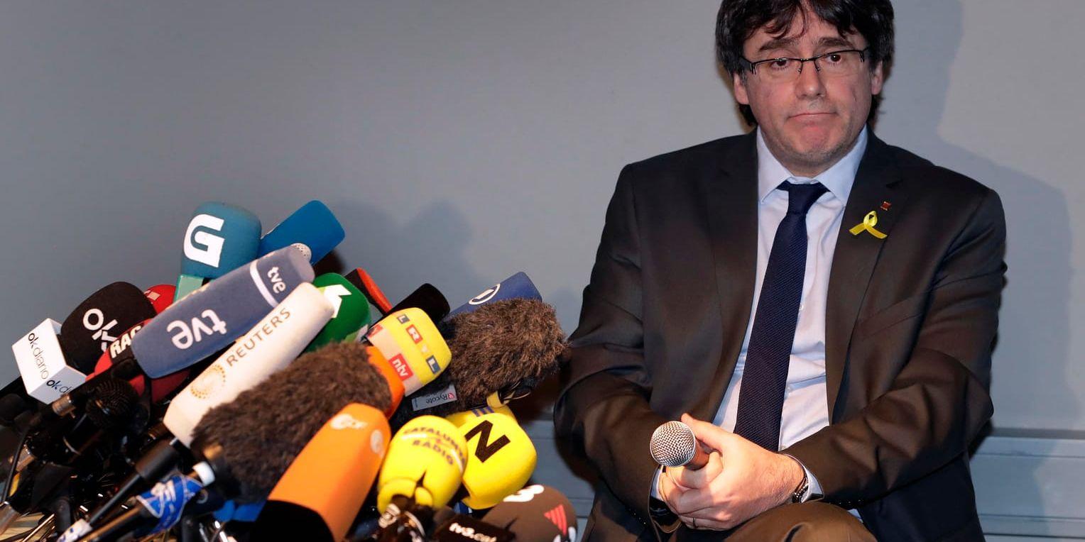 Kataloniens ex-ledare Carles Puigdemont under en presskonferens i Berlin i april. Sedan alla möjligheter för honom att återväljas i sin frånvaro tycks uttömda har han föreslagit nykomlingen Quim Torra som efterträdare.