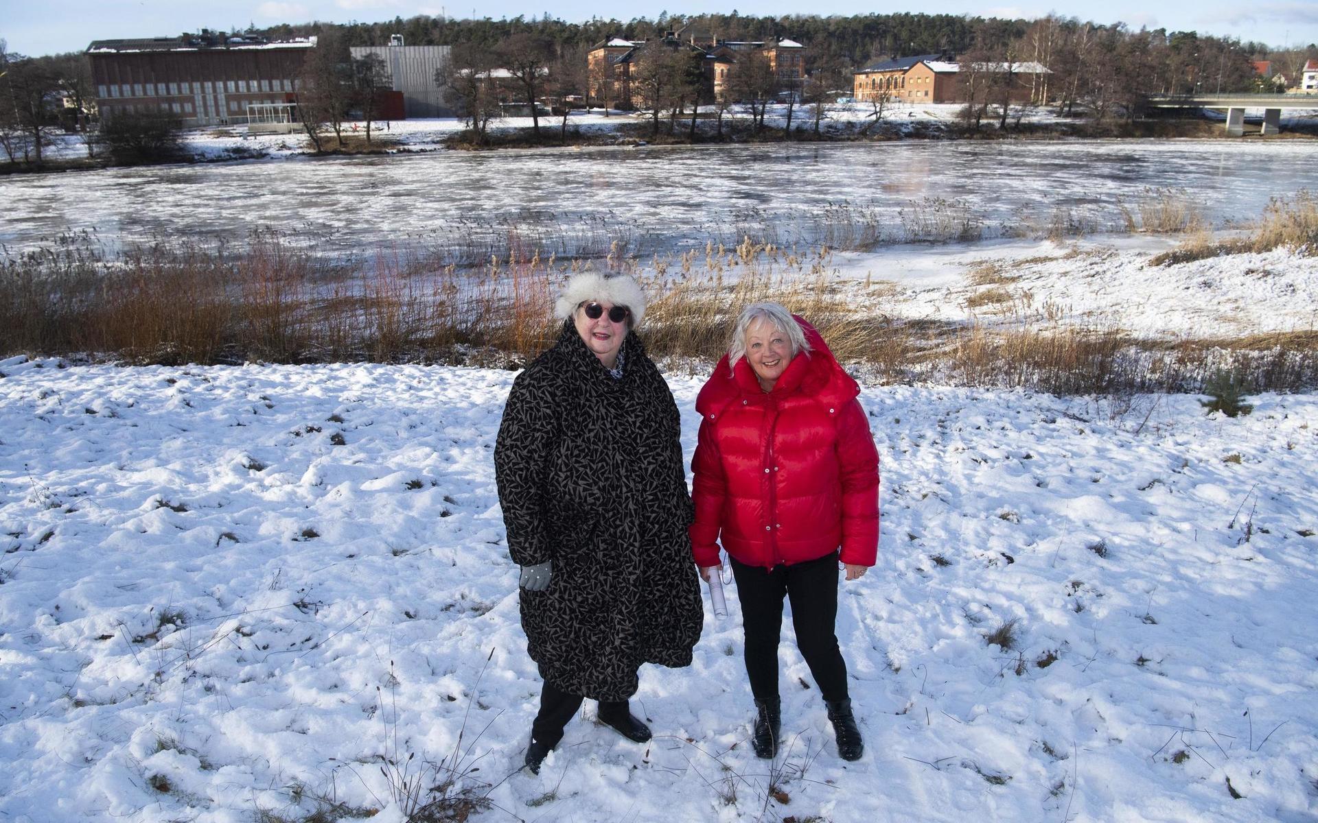 Ingegerd Sahlström och Rose-Marie Edlund har skrivit motionen om en citynära badplats ihop med Eva-Marie Paulsson, Rebecca Nordström och Tord Johansson.