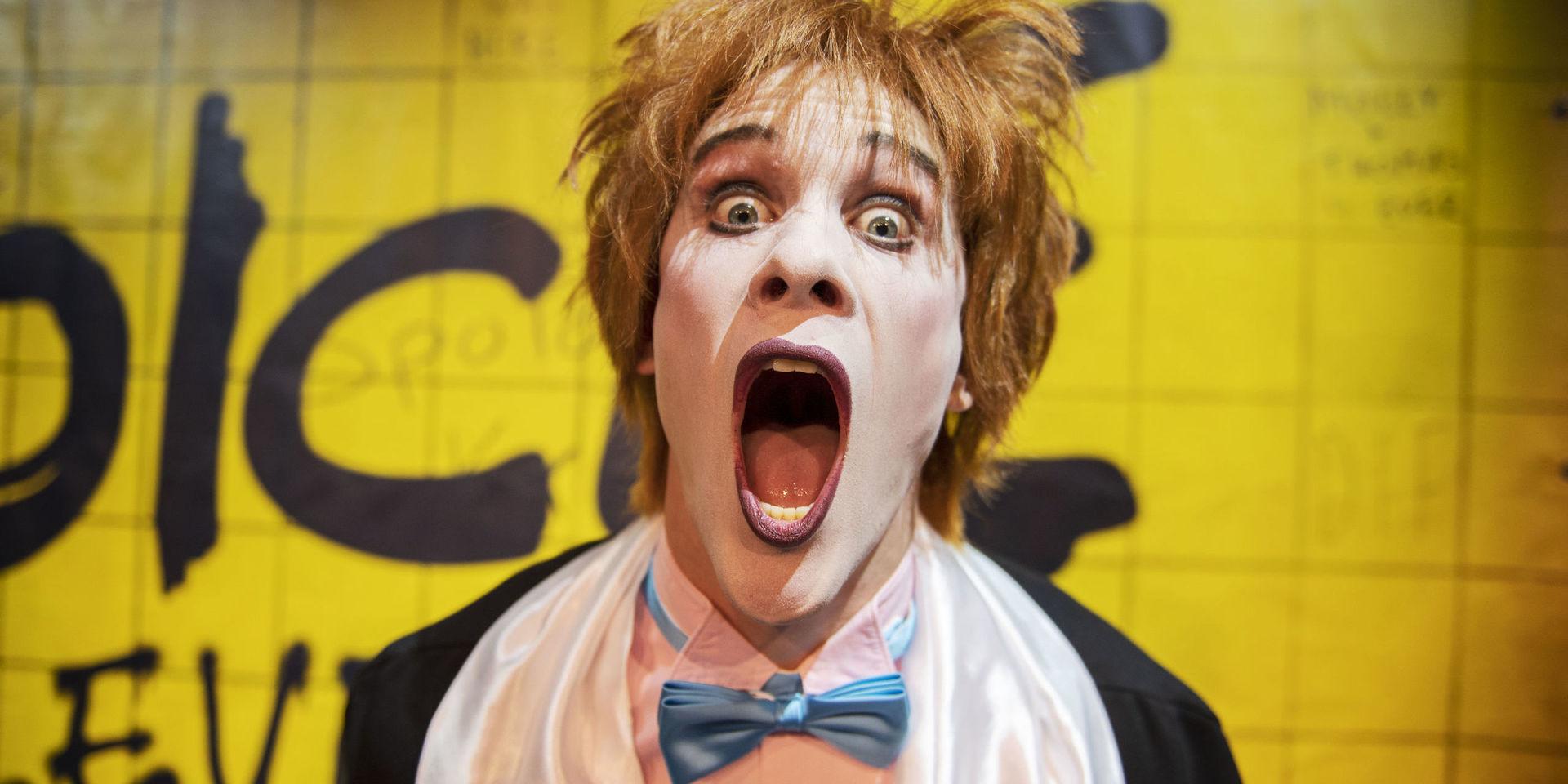 Skådespelaren Einar-Hugo Strömberg spelar Freddie Hansson när musikalen om Noice sätts upp på Cirkus. 