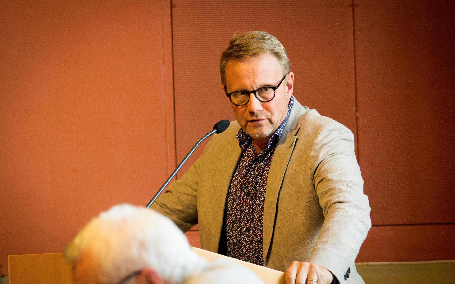 Erling Cronqvist (C) tycker att kommunen måste hålla hårt i plånboken inför kommande utmaningar.