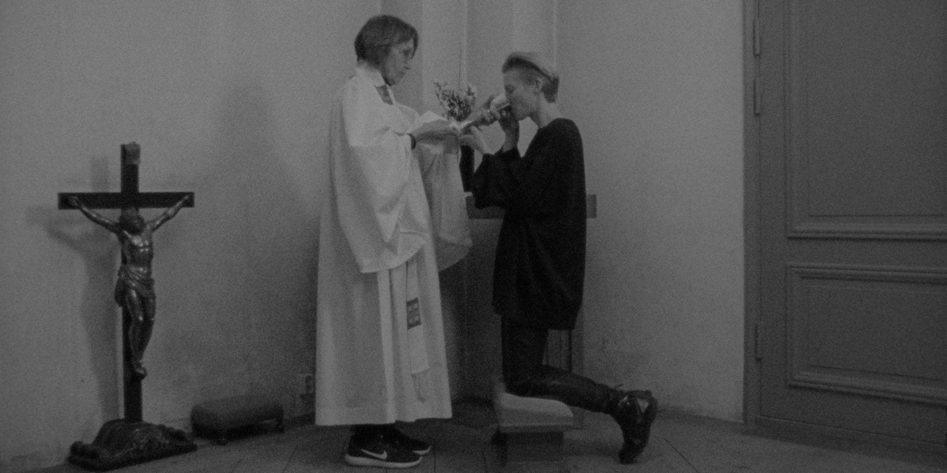Filmaren Maja Borg söker sig till kyrkan i 'Passion'. Arkivbild.