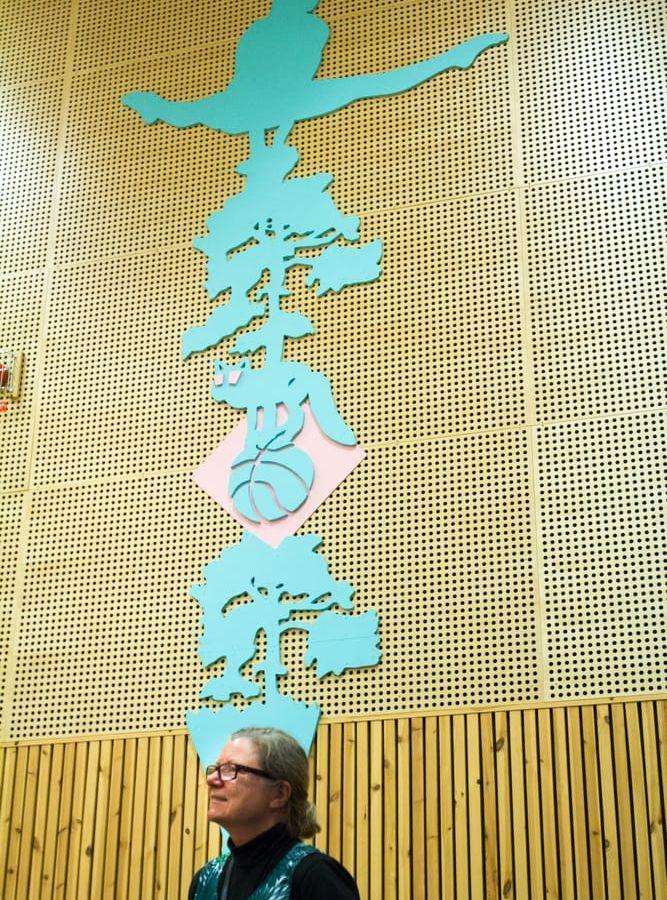 Totemtal. M-politikern Cecilia Roos, ordförande i kultur- och utvecklingsnämnden, var på plats i rollen som invigningstalare. Bild: Jonatan Gernes