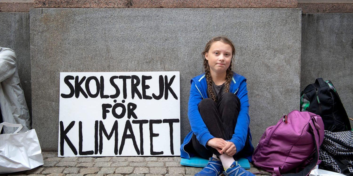 Greta Thunberg, då 15 år, under en av sina första skolstrejker inför valet 2018. Arkivbild