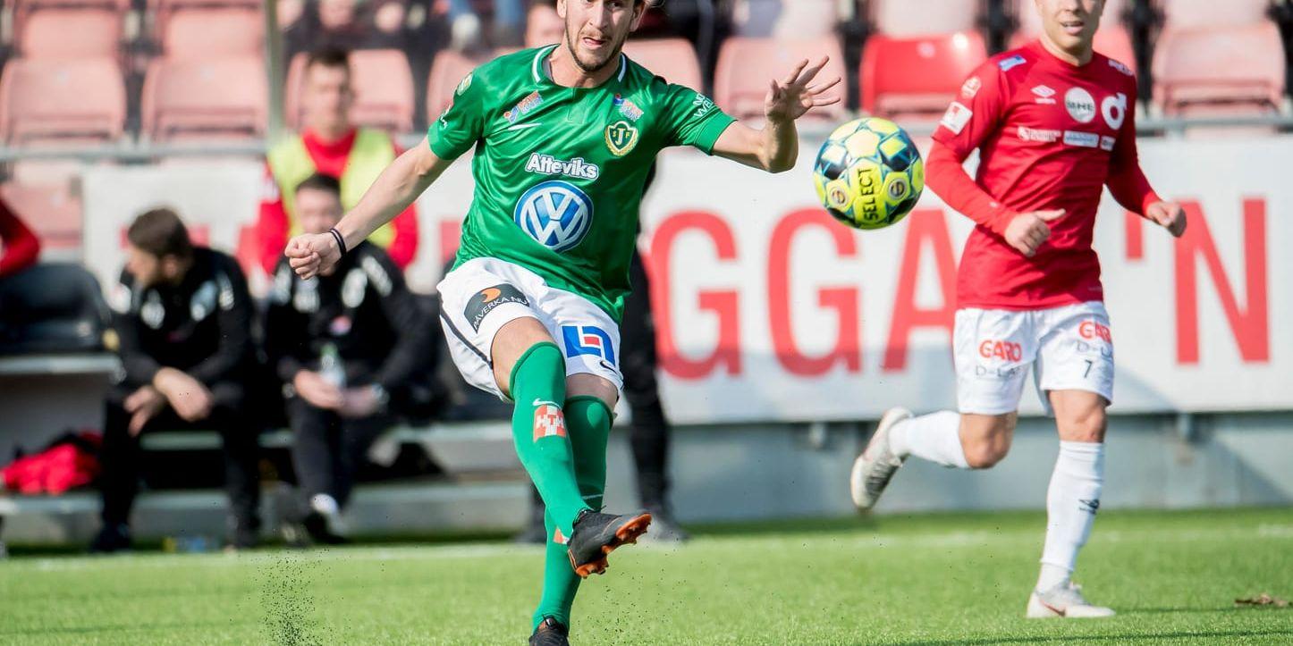 Jönköpings Edin Hamidovic (i grönt) gjorde hattrick mot Norrby. Arkivbild.