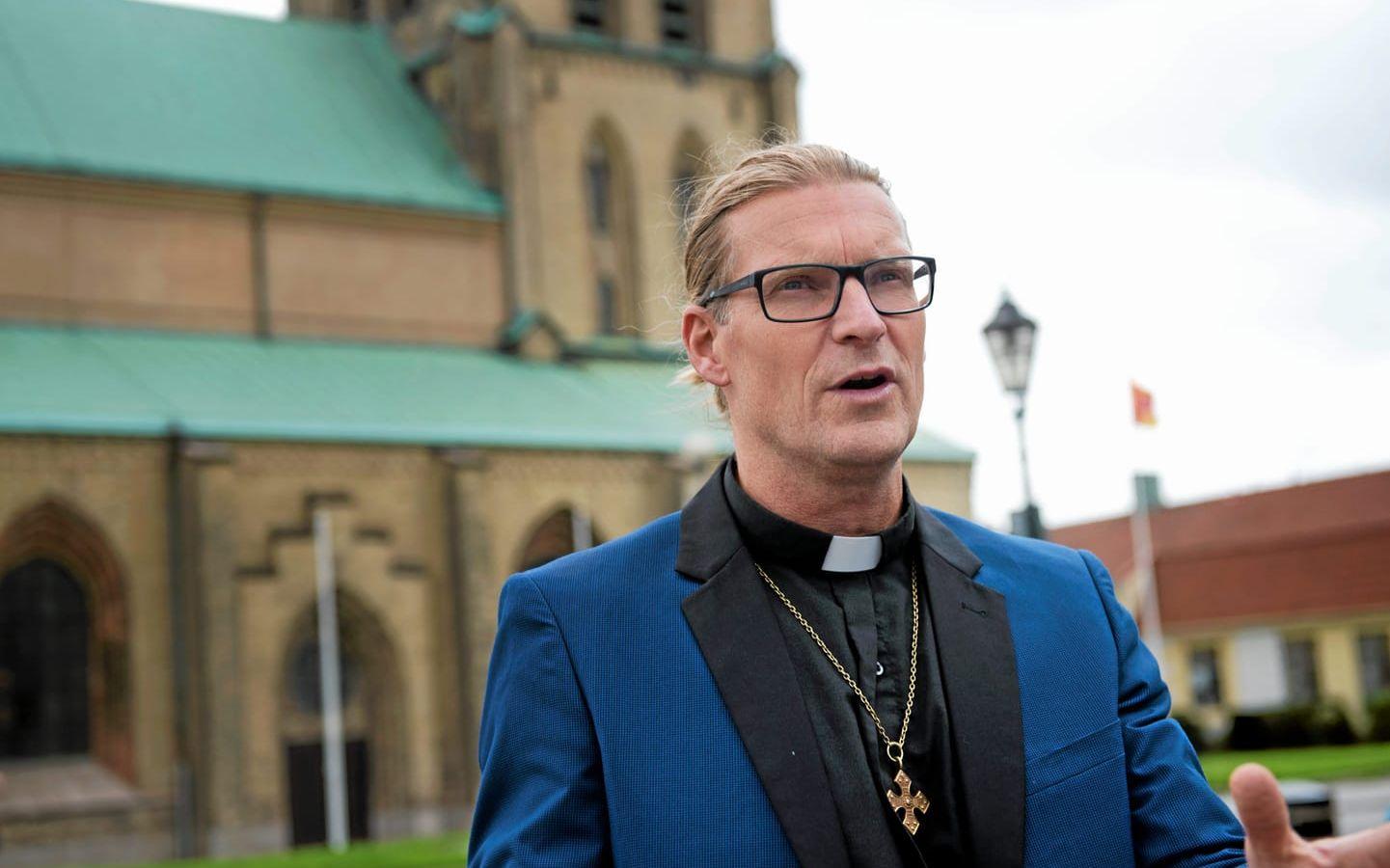 Att konvertera till kristendom innebär inte att man som flykting automatiskt får asyl i Sverige, säger Magnus Aasa.