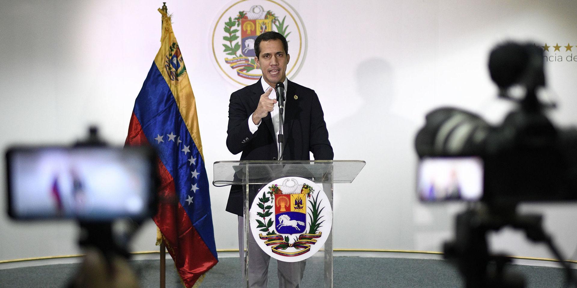 Den venezuelanske oppositionsledaren Juan Guaidó under sin presskonferens i Caracas i söndags. 