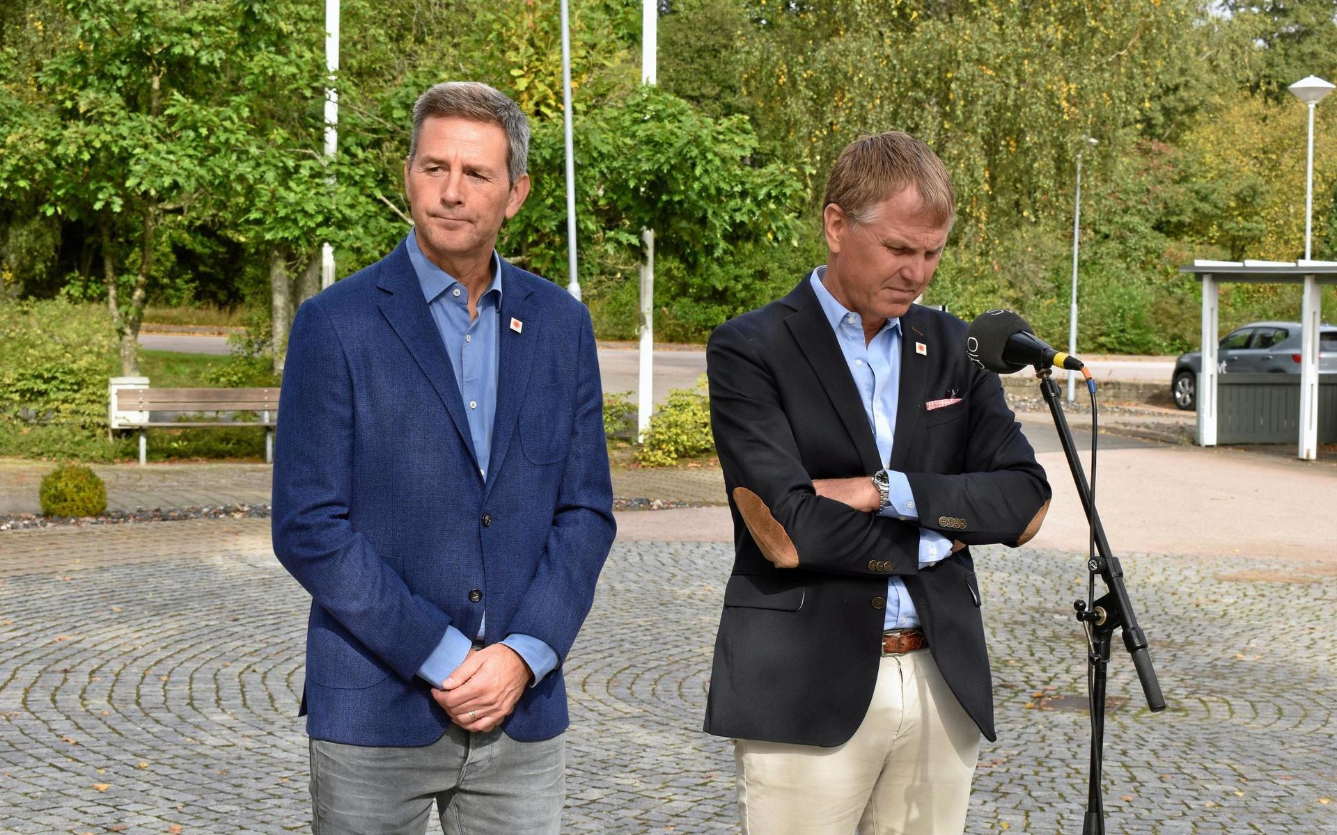 16 september. Brukschefen Håkan Naij och Stora Ensos Sverigechef Per Lyrvall höll en dyster pressträff där de meddelade att pappersmaskin 3 och returpappersanläggningen stängs permanent.
