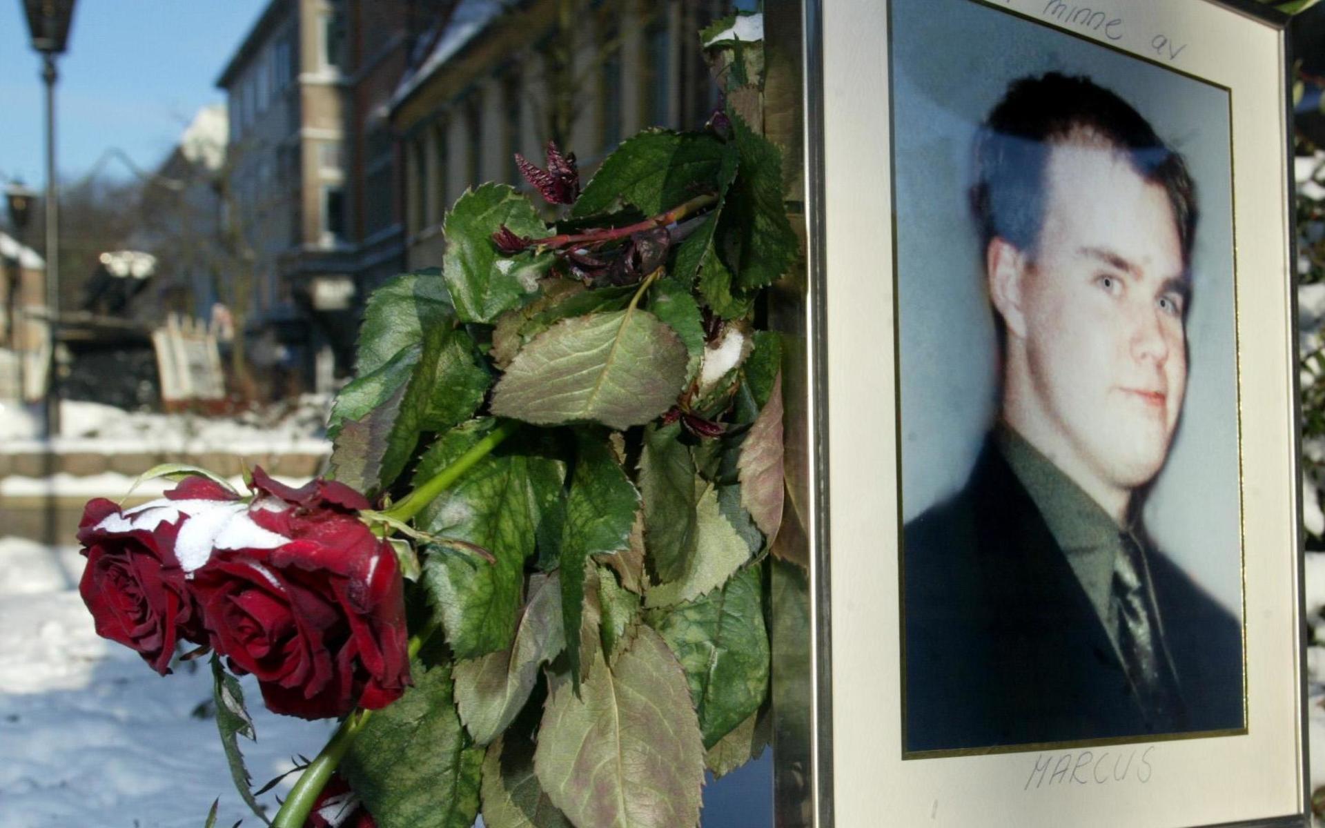 Spontant ordnades snabbt en minnesplats för den mördade Marcus Norén i centrala Halmstad.