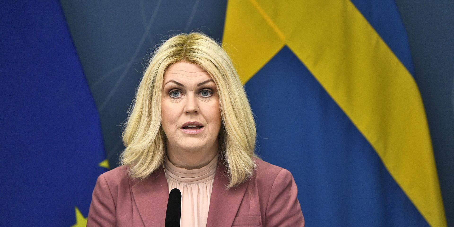 Socialminister Lena Hallengren vid dagens pressträff om åtgärder kopplade till covid-19-pandemin.