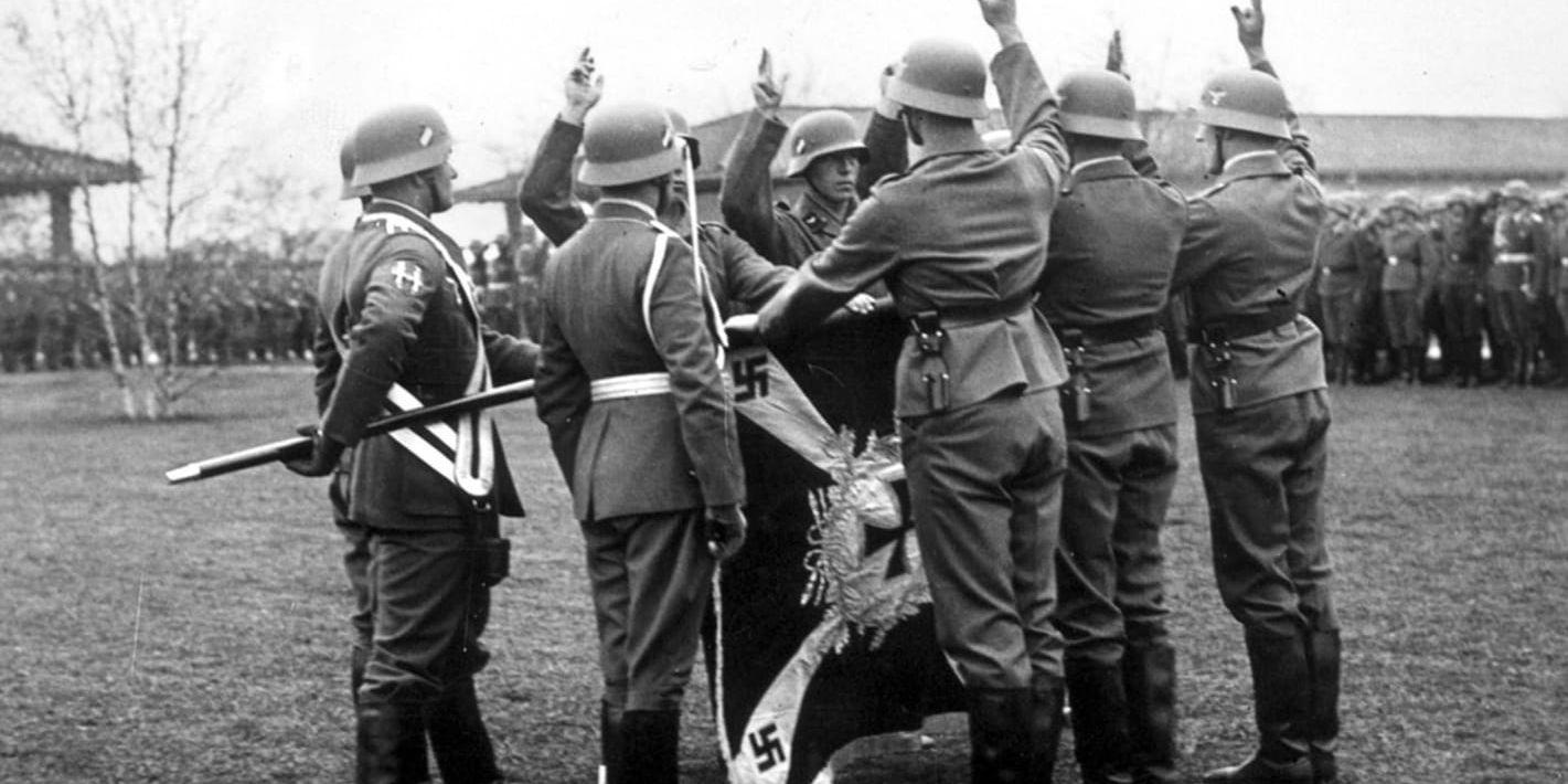 Soldater i tyska armén och Waffen-SS, där svenskar deltog, svor Adolf Hitler trohet intill döden. Arkivbild.