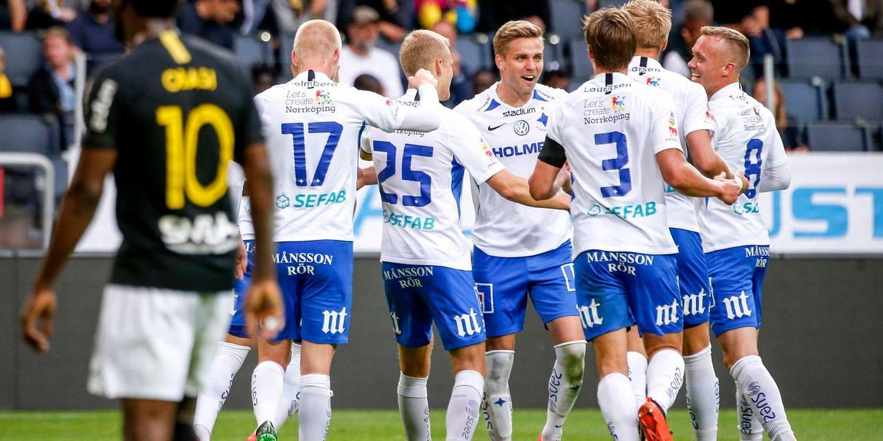 Norrköping jublar efter ett av Christoffer Nymans två mål mot AIK.