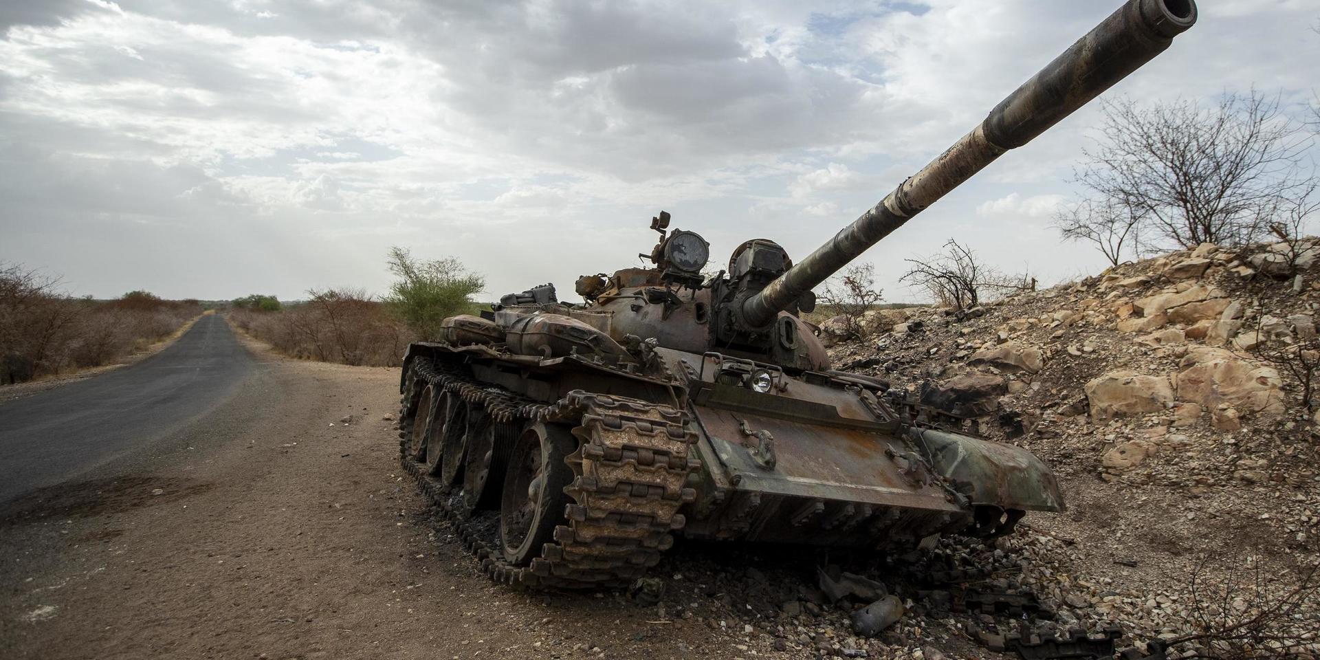 Ett stridsvagnsvrak från striderna i Tigray i Etiopien.