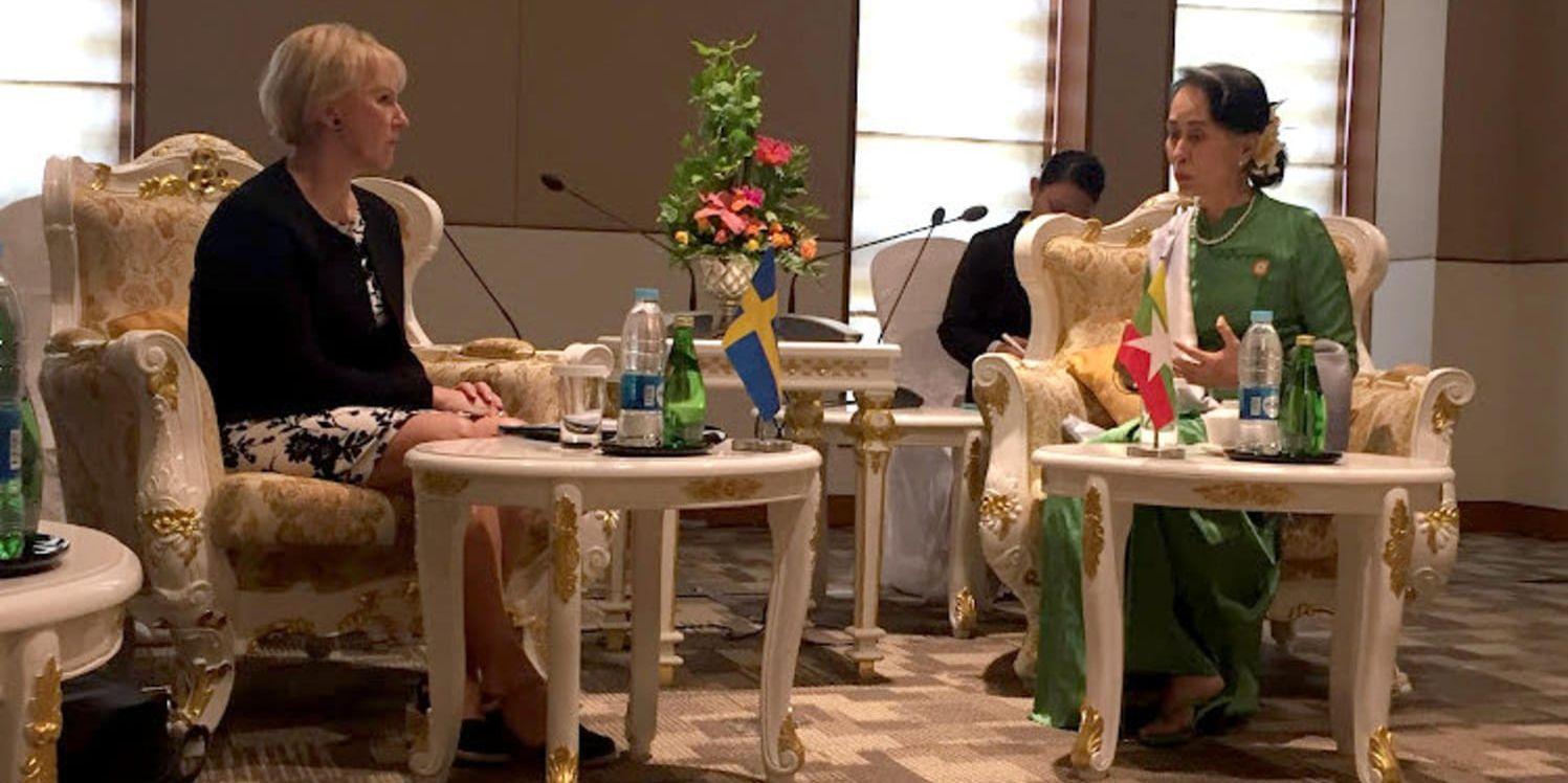 Utrikesminister Margot Wallström träffade Aung San Suu Kyi i Burma.