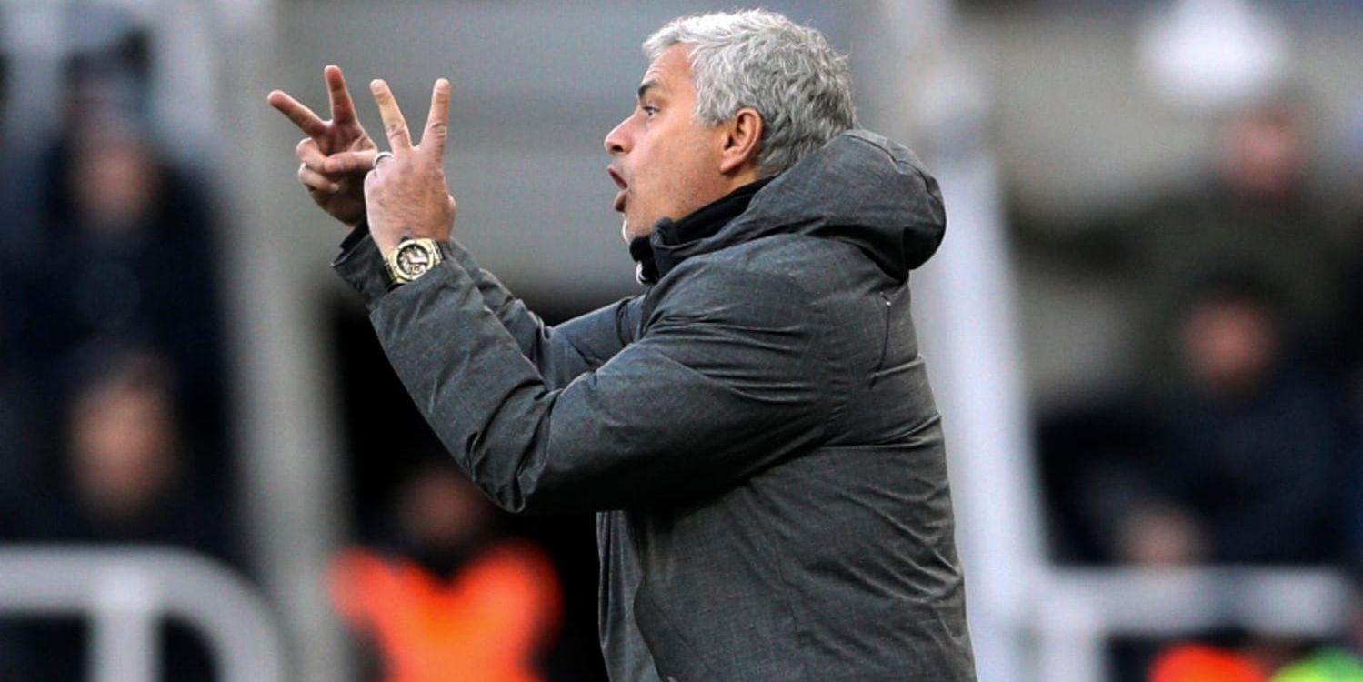 Manchester United tränare Jose Mourinho deppade efter andra förlusten på tre ligamatcher.