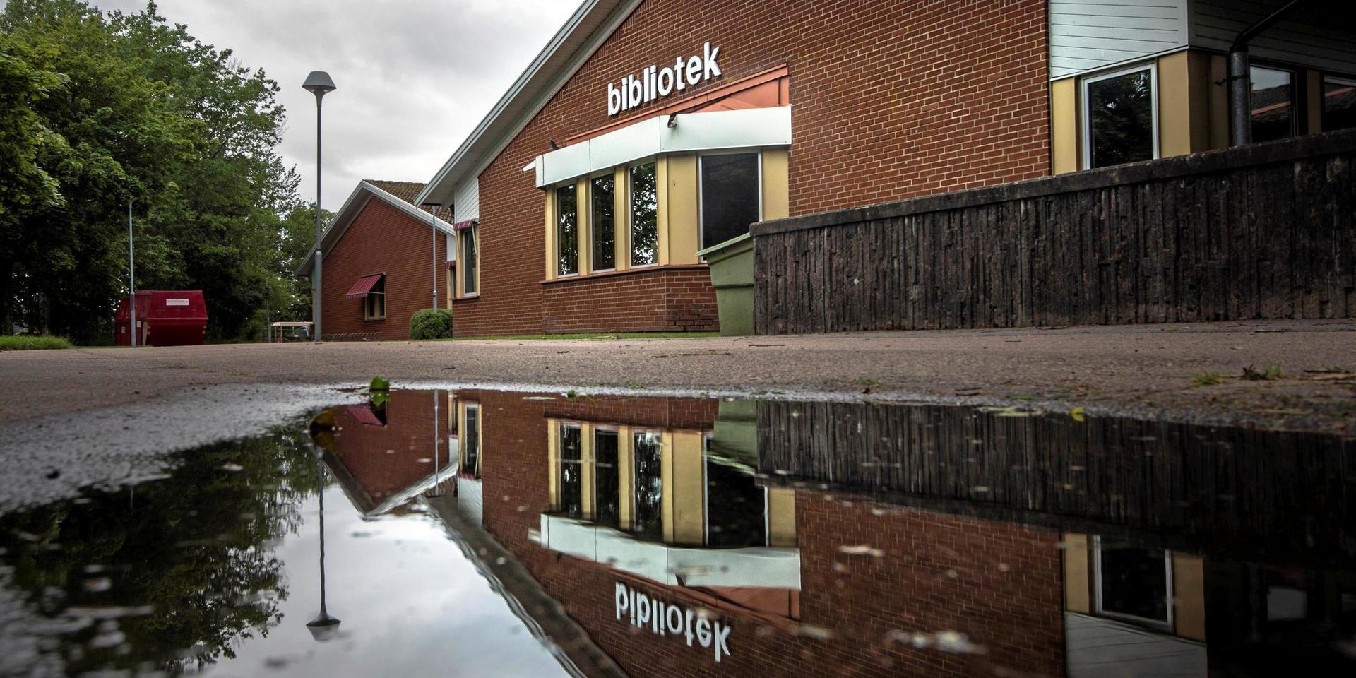 Biblioteket i Getinge har hållit stängt sedan en vattenläcka upptäcktes i slutet av juni.