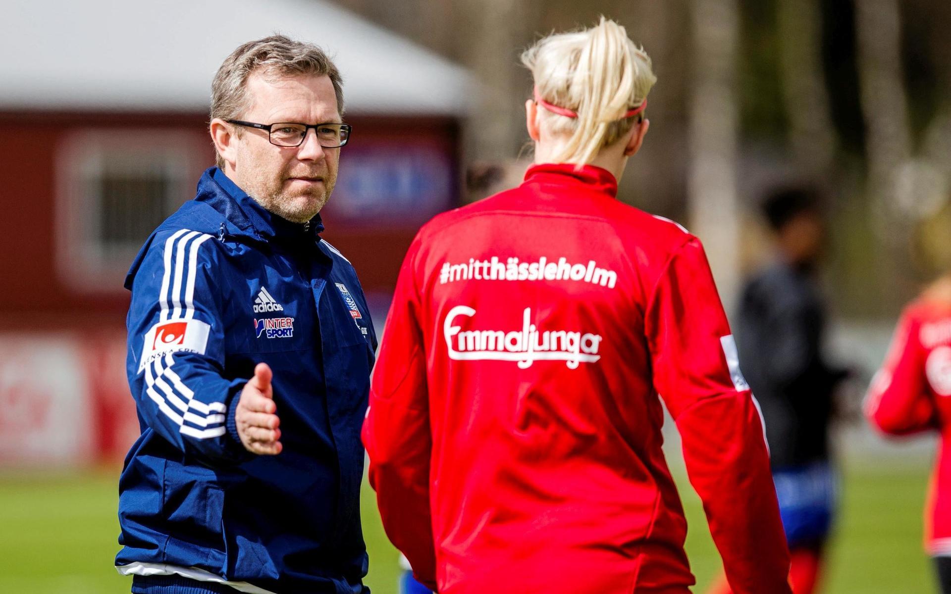 Håkan Magnusson från Vallberga har varit allsvensk tränare i Vittsjö och tränat Halmia i Elitettan. Nu leder han Ängelholms FF i division 2 – men tills vidare utan att få spela matcher. Arkivbild.