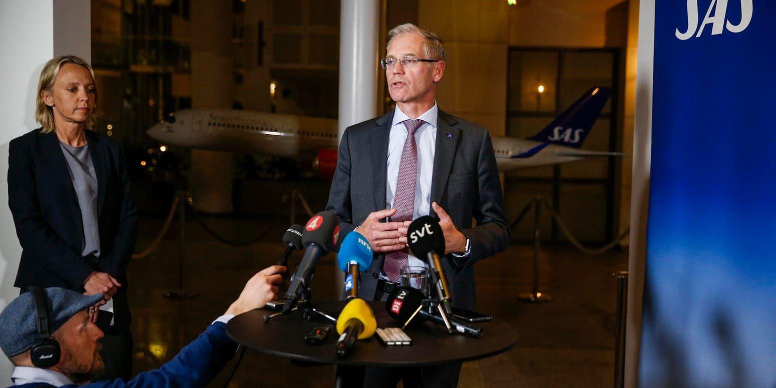 SAS vd Rickard Gustafson under torsdagskvällens presskonferens på SAS huvudkontor i Frösundavik.