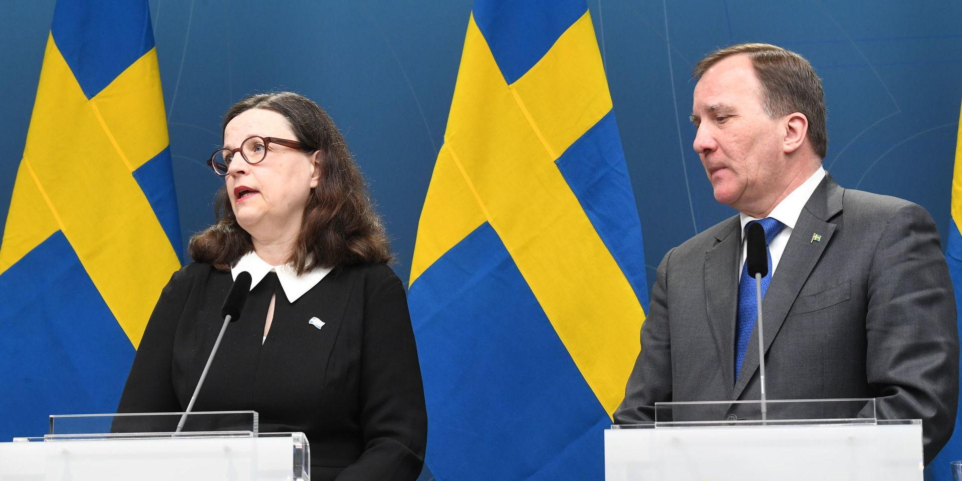 Utbildningsminister Anna Ekström (S) och statsminister Stefan Löfven (S) på tisdagens presskonferens i Rosenbad.