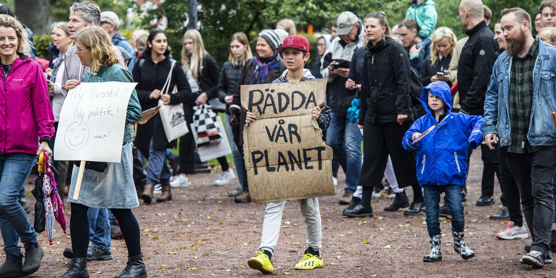 &quot;Parallellt har Greta Thunberg skapat en medvetenhet kring klimatfrågan som få andra har gjort, någonsin. Miljontals protesterar på gatorna världen över.&quot;