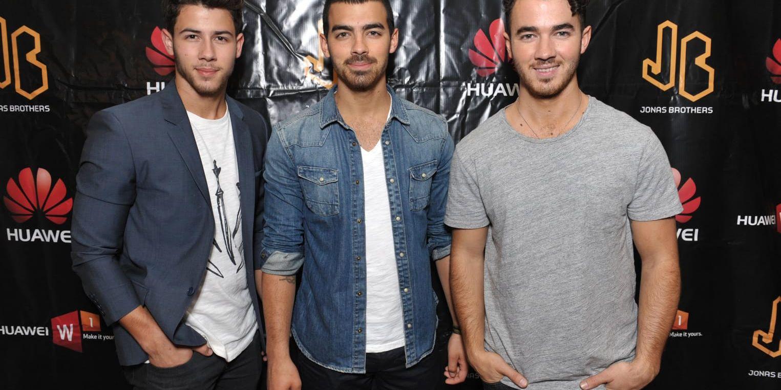 Nick Jonas, Joe Jonas, och Kevin Jonas i bandet The Jonas Brothers släpper sitt nya album den 7 juni. Arkivbild.