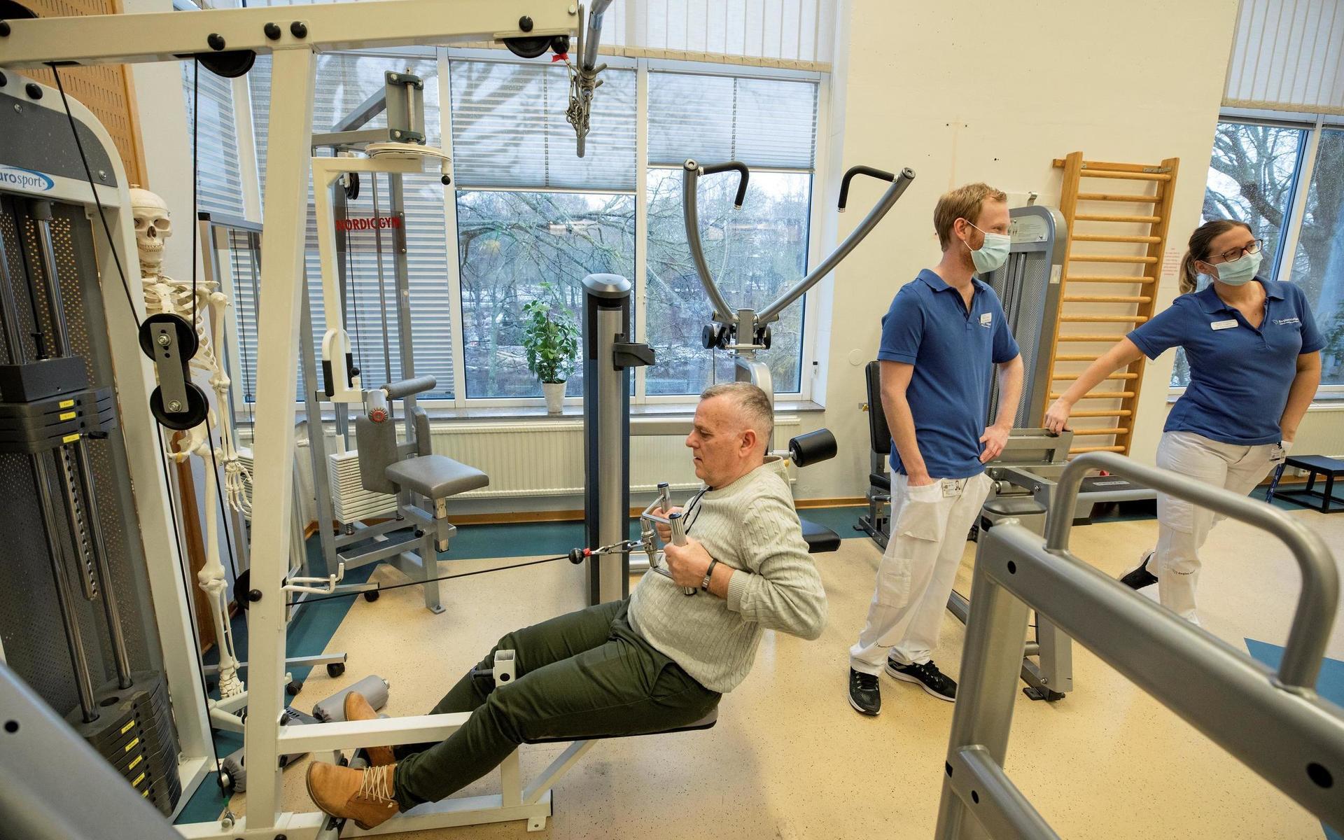 Neurorehabiliteringsteam finns på fyra orter i Halland. Dit kan patienter med långtidscovid remitteras för att få stöd av arbetsterapeuter, sjukgymnaster och fysioterapeuter i återhämtningen.