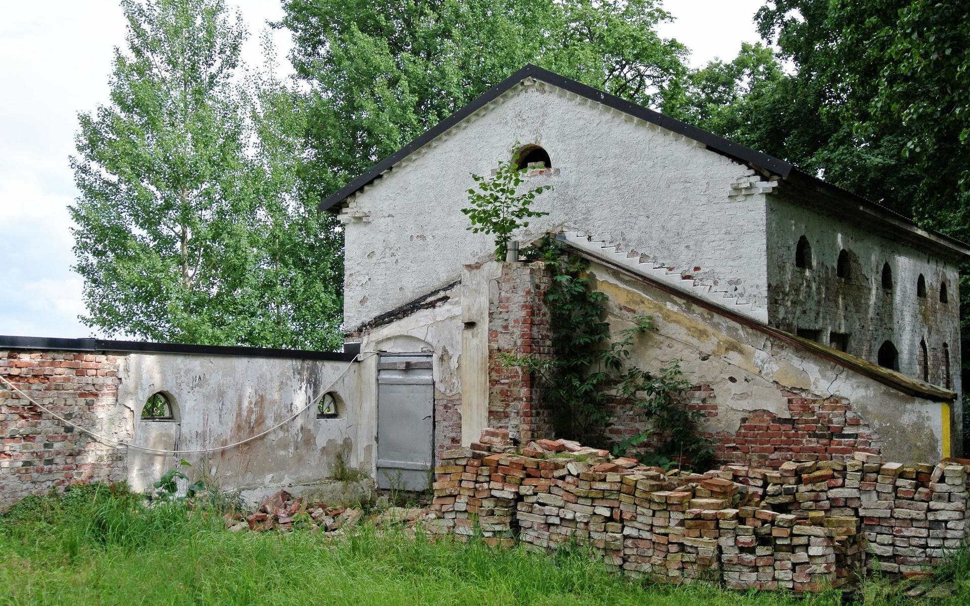Rester av trädgårdsmästeriet på Skottorps slott.
