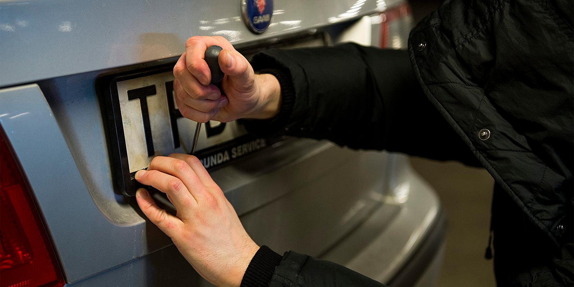 Bilen som polisen stoppade i Skummeslövsstrand hade registreringsskyltar som stulits i Malmö.