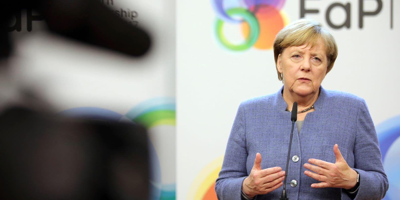 En dag efter att socialdemokratiska SPD gått med på samtal om en eventuell koalition säger Tysklands kristdemokratiska förbundskansler Angela Merkel att Europa behöver att en tysk regering kan bildas "mycket snart".