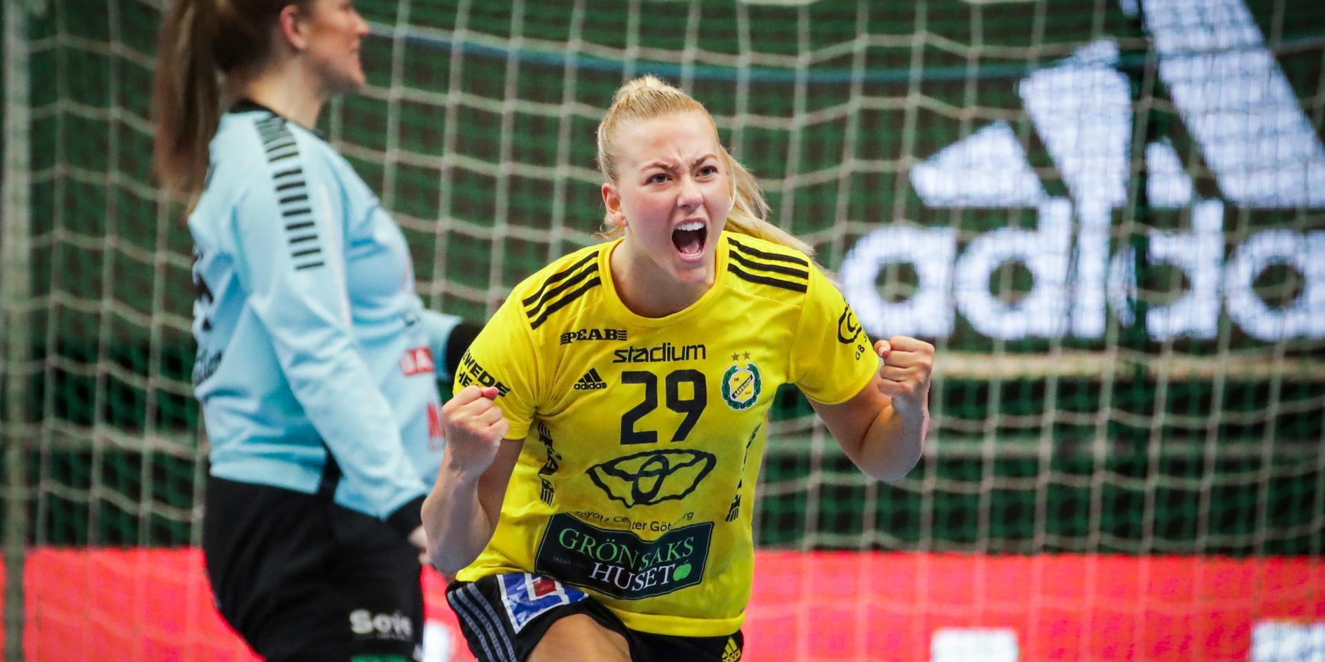 Sävehofs Frida Rosell jublar efter mål under måndagens final 3 i bäst av 5.