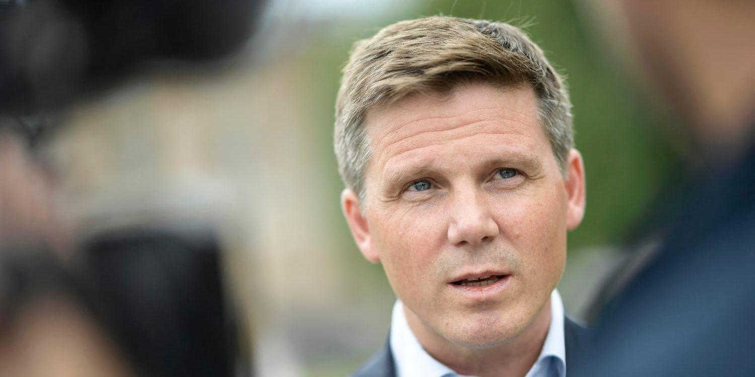 Erik Ullenhag, 47, drar tillbaka sin kandidatur till partiledarposten i Liberalerna (L).