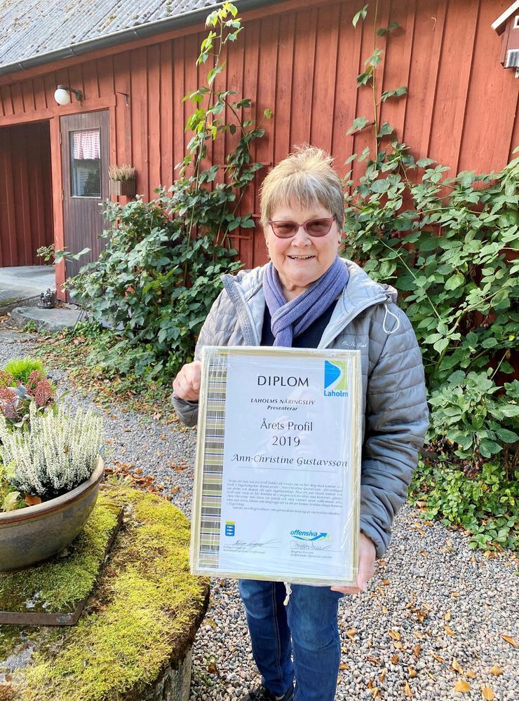 Ann-Christin Gustavsson i Fågelsång ställer varje år i ordning en trollrunda i skogen till glädje för barn och vuxna. Hon kan nu titulera sig Årets profil.
