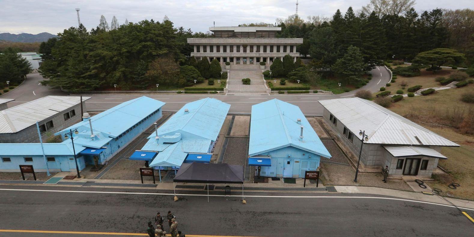 Byggnader vid gränsbyn Panmunjom i den demilitariserade zonen mellan Syd- och Nordkorea. Bild från april 2019.