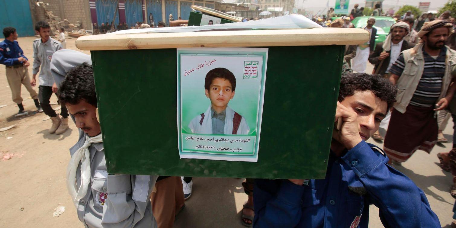En begravningsprocession efter flygangreppet i provinsen Saada i Jemen den 23 augusti som krävde minst 40 liv. Arkivbild.