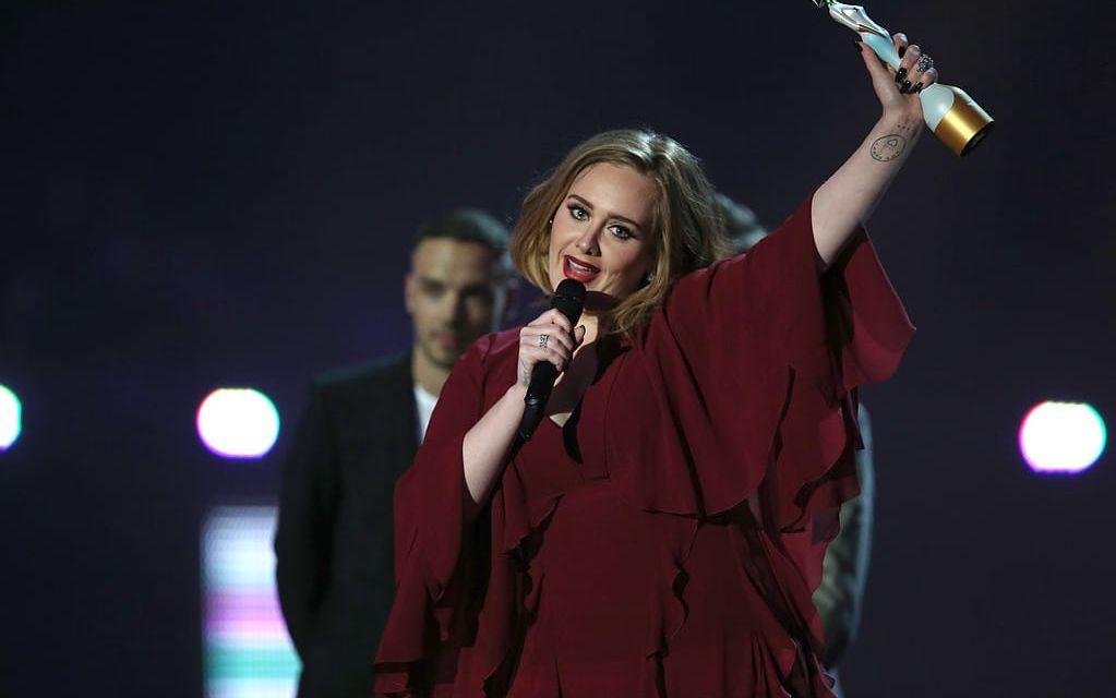 9. Musikern Adele: 80.5 miljoner amerikanska dollar. Försäljningsrekord och utsålda arenor. Adele är enda musikern på listan som tjänar mer än hälften av pengarna på musiken. Foto: TT.