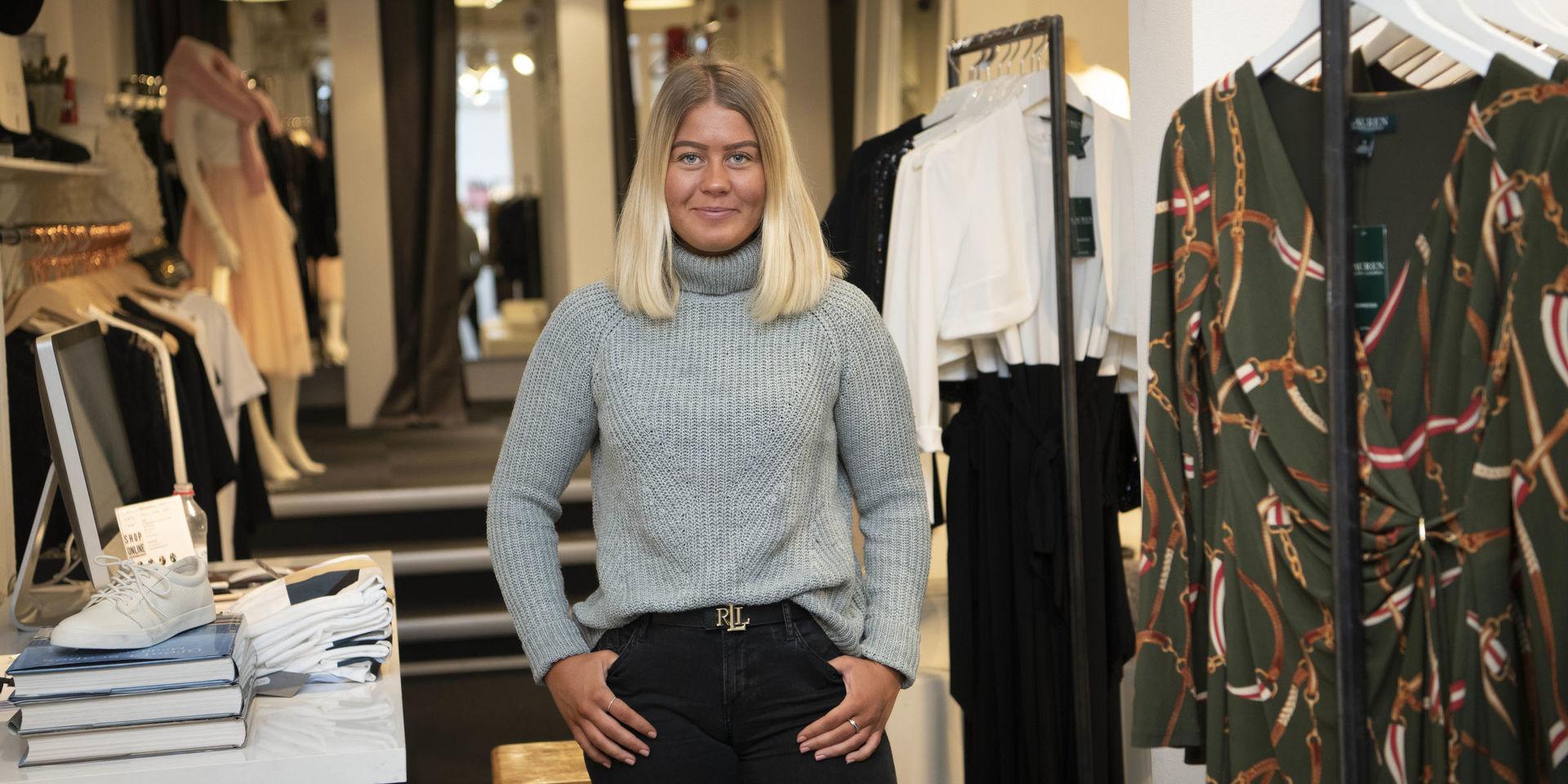 Sara Johansson saknar kunderna i butiken Storgatan.